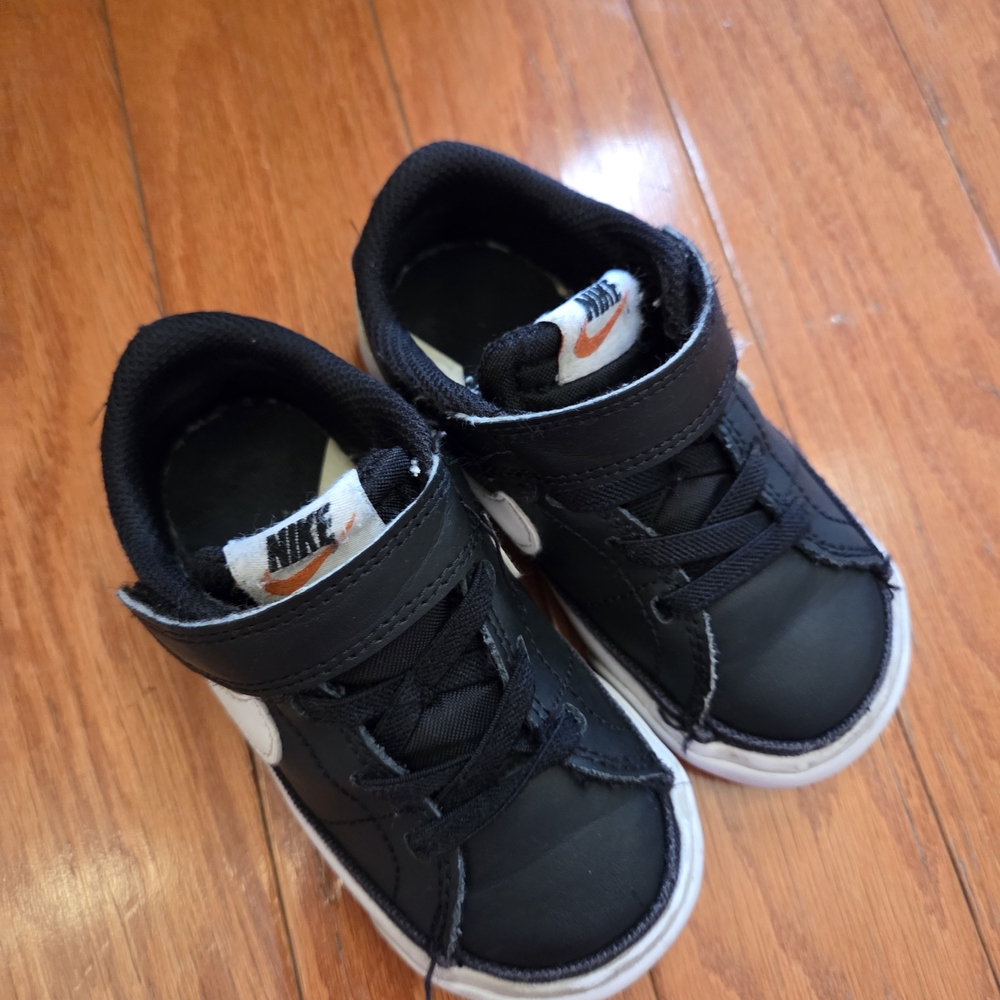 Nike Toddler Black Sneakers